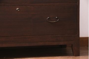 アンティーク家具　昭和初期　桐材　天板ヒノキ材　シンプルながら品のある脚付き箪笥ローボード(ローチェスト、衣装箪笥、テレビボード、桐箪笥、桐たんす)