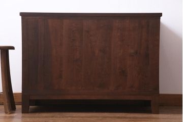 アンティーク家具　昭和初期　桐材　天板ヒノキ材　シンプルながら品のある脚付き箪笥ローボード(ローチェスト、衣装箪笥、テレビボード、桐箪笥、桐たんす)