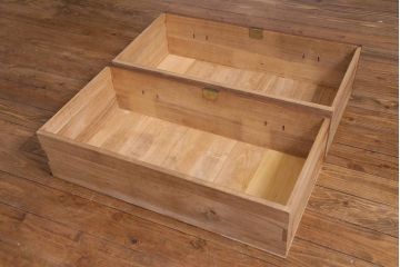 アンティーク家具　昭和初期　桐材　天板ヒノキ材　シンプルながら品のある脚付き箪笥ローボード(ローチェスト、衣装箪笥、テレビボード、桐箪笥、桐たんす)(1)