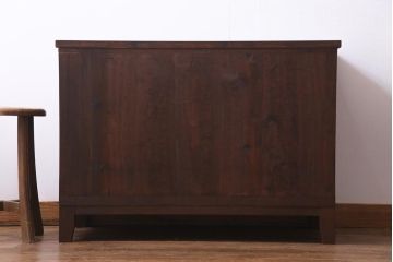 アンティーク家具　昭和初期　桐材　天板ヒノキ材　シンプルながら品のある脚付き箪笥ローボード(ローチェスト、衣装箪笥、テレビボード、桐箪笥、桐たんす)(1)