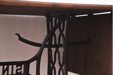 シンガー社(SINGER)　天板ヒノキ材　リメイク　便利な補助テーブル付きミシンテーブル(シンガーミシン、バタフライテーブル、サイドテーブル、カフェテーブル)