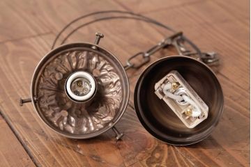 昭和レトロ　ラグジュアリーな空間にも似合う正多面体シェードが珍しいペンダントライト(天井照明)