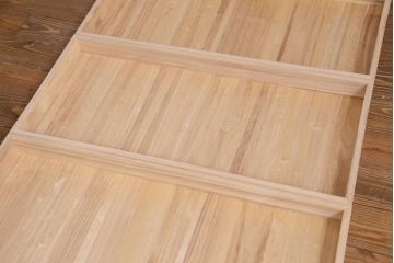 ヴィンテージ家具　ビンテージ　岩谷堂箪笥　脚と棚板を取り付けリメイクした堂々とした趣の収納棚(チェスト)