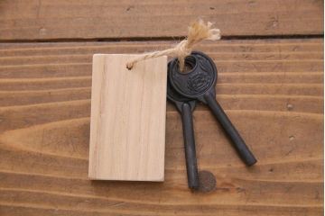 ヴィンテージ家具　ビンテージ　岩谷堂箪笥　脚と棚板を取り付けリメイクした堂々とした趣の収納棚(チェスト)