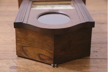 アンティーク雑貨　SEIKOSHA(精工舎、セイコー)　電池式　フクロウのモチーフが魅力的な掛時計(柱時計、振り子時計)