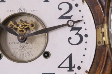 アンティーク雑貨　和製アンティーク　戦前　Zマーク　手巻き式　テンプ式　丸い木製の柱時計(掛け時計)