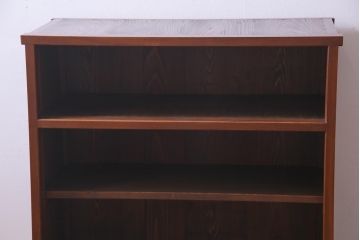 アンティーク家具　和製アンティーク　前板ケヤキ材　組子細工と漆塗りの建具が和の風情醸し出す脚付き収納棚(戸棚)