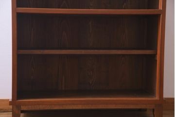 アンティーク家具　和製アンティーク　前板ケヤキ材　組子細工と漆塗りの建具が和の風情醸し出す脚付き収納棚(戸棚)