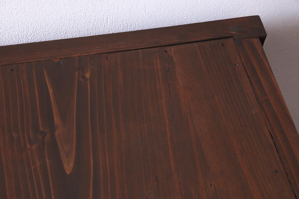 アンティーク家具　大正昭和初期　前面ケヤキ材　漆塗り　組子細工　ひょうたん型の取っ手が遊び心感じる収納棚(戸棚)