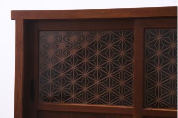 アンティーク家具　大正昭和初期　前面ケヤキ材　漆塗り　組子細工　ひょうたん型の取っ手が遊び心感じる収納棚(戸棚)