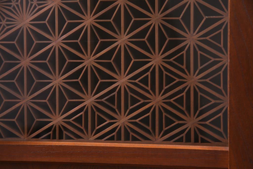 アンティーク家具　大正昭和初期　前面ケヤキ材　漆塗り　組子細工　ひょうたん型の取っ手が遊び心感じる収納棚(戸棚)