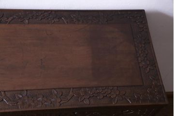 中古美品　ビンテージ　伝統工芸軽井沢彫り　意匠が凝らされたチェスト(箪笥、タンス)