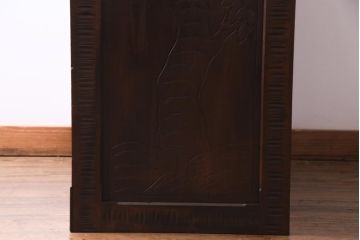 中古美品　ビンテージ　伝統工芸軽井沢彫り　意匠が凝らされたチェスト(箪笥、タンス)