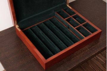 アンティーク雑貨　中古 スイス　FREDERIQUE CONSTANT(フレデリック・コンスタント)　桜材製の上品なウォッチケース(収納箱、アクセサリーケース)