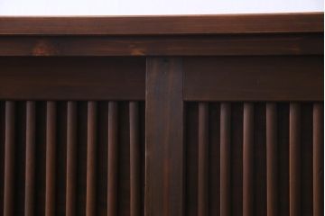 ラフジュ工房オリジナル　ヒノキ・黒柿材　銅製引き手　上手物の建具が目を引くリメイク収納棚(戸棚)