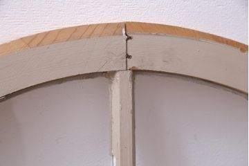 ジャンク品　フランスアンティーク　お洒落なディスプレイにも使えるアーチウィンドウ(明り取り、窓)