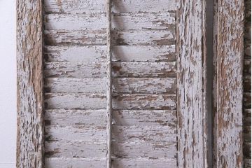 ジャンク品　シャビーな風合いがおしゃれなフランスアンティークのルーバー扉1対(両開き窓、建具)