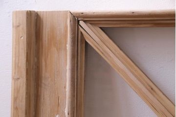 アンティーク雑貨　ジャンク品　フランスアンティーク　DIY　年月を重ねた古い木の風合いが味のある明り取り(ディスプレイ)