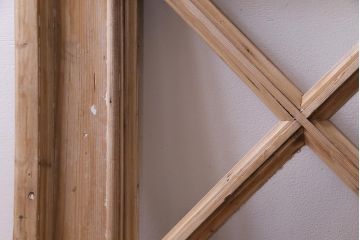アンティーク雑貨　ジャンク品　フランスアンティーク　DIY　年月を重ねた古い木の風合いが味のある明り取り(ディスプレイ)