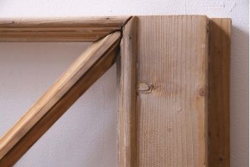 アンティーク雑貨　ジャンク品　フランスアンティーク　DIY　年月を重ねた古い木の風合いが味のある明り取り(ディスプレイ)