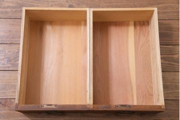 レトロ家具　昭和レトロ　桐材　丸みを帯びたフォルムのリメイクローボード(戸棚、テレビボード)