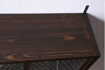 ラフジュ工房オリジナル　当店オリジナルガラスを組み入れた古建具リメイクの壁掛け戸棚(ウォールシェルフ、収納棚)
