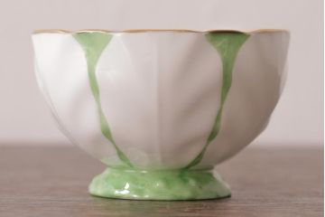 イギリスアンティーク　AYNSLEY(エインズレイ) バタフライ(蝶々)　グリーン　ティーセット(シュガーボウル、クリーマー)