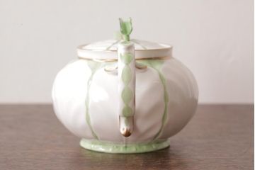 イギリスアンティーク　AYNSLEY(エインズレイ) バタフライ(蝶々)　グリーン　ティーセット(ティーポット、シュガーポット、クリーマー)