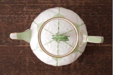 イギリスアンティーク　AYNSLEY(エインズレイ) バタフライ(蝶々)　グリーン　ティーセット(ティーポット、シュガーポット、クリーマー)