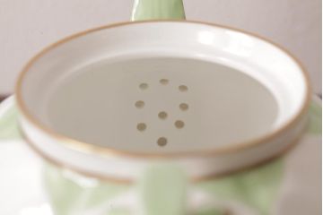 イギリスアンティーク　AYNSLEY(エインズレイ) バタフライ(蝶々)　グリーン　ティーセット(ティーポット、シュガーポット、クリーマー)