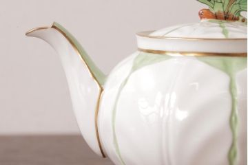 イギリスアンティーク　AYNSLEY(エインズレイ) バタフライ(蝶々)　グリーン　ティーセット(ティーポット、シュガーポット、クリーマー)