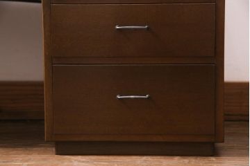 レトロ家具　昭和レトロ　樺(カバ)材　なめらかな質感のシンプルな引き出し付き文机(座机)