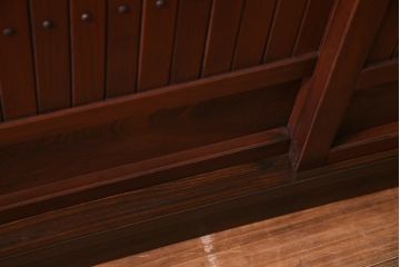 ラフジュ工房オリジナル　リメイク家具　明治期　赤みを帯びた上品な建具を活用した収納棚(ローボード、戸棚)