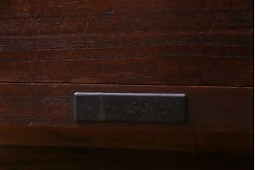 アンティーク家具　和製アンティーク　鉄脚付リメイク　シンプルな丸い金具の箪笥ローボード(リビングボード、引き出し、チェスト)
