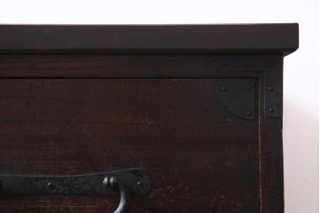アンティーク家具　和製アンティーク　鉄脚付リメイク　シンプルな丸い金具の箪笥ローボード(リビングボード、引き出し、チェスト)