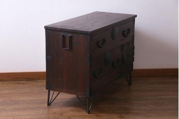 アンティーク家具　和製アンティーク　鉄脚付リメイク　シンプルで味わい深い箪笥ローボード(リビングボード、引き出し、チェスト)