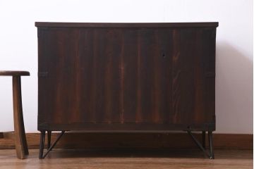 アンティーク家具　和製アンティーク　鉄脚付リメイク　シンプルで味わい深い箪笥ローボード(リビングボード、引き出し、チェスト)