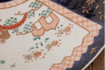 古民具・骨董　色絵　鮮やかな色使いが目を引く鳳凰紋の二尺大皿(絵皿、飾り皿)