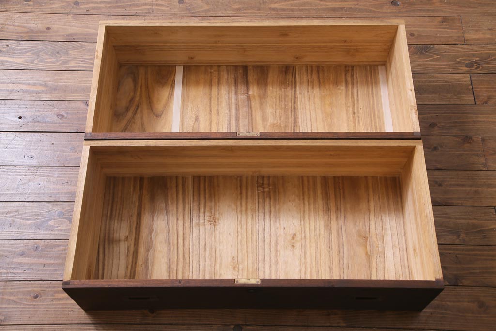 アンティーク家具　和製アンティーク　鉄脚付リメイク　銅金具　総桐材の上質な箪笥リビングボード(ローボード、チェスト、和タンス、桐箪笥、桐たんす)(1)