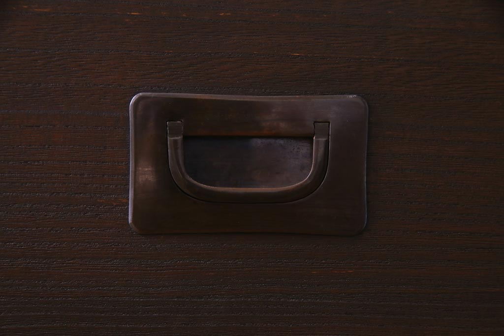 アンティーク家具　和製アンティーク　鉄脚付リメイク　銅金具　総桐材の上質な箪笥リビングボード(ローボード、チェスト、和タンス、桐箪笥、桐たんす)(1)