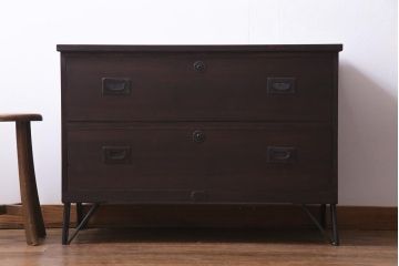 アンティーク家具　和製アンティーク　鉄脚付リメイク　銅金具　総桐材の上質な箪笥リビングボード(ローボード、チェスト、和タンス、桐箪笥、桐たんす)(2)