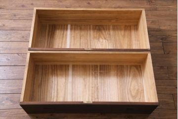 アンティーク家具　和製アンティーク　鉄脚付リメイク　銅金具　総桐材の上質な箪笥リビングボード(ローボード、チェスト、和タンス、桐箪笥、桐たんす)(2)