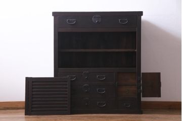 アンティーク家具　和製アンティーク　ヒノキ材　濃い色合いとなめらかな木目の帳場箪笥(時代箪笥、和タンス)