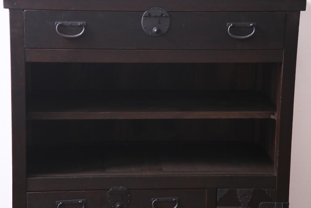 アンティーク家具　和製アンティーク　ヒノキ材　濃い色合いとなめらかな木目の帳場箪笥(時代箪笥、和タンス)