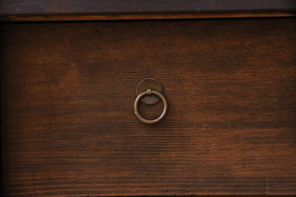 アンティーク家具　和製アンティーク　ヒノキ材　濃い色合いとなめらかな木目の帳場箪笥(時代箪笥、和タンス)