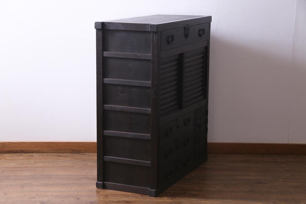 アンティーク家具　和製アンティーク　ヒノキ材　濃い色合いとなめらかな木目の帳場箪笥(時代箪笥、和タンス)