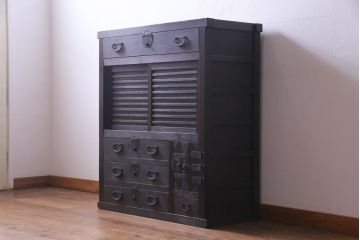 アンティーク家具　和製アンティーク　ヒノキ材　濃い色合いとなめらかな木目の帳場箪笥(時代箪笥、和タンス)