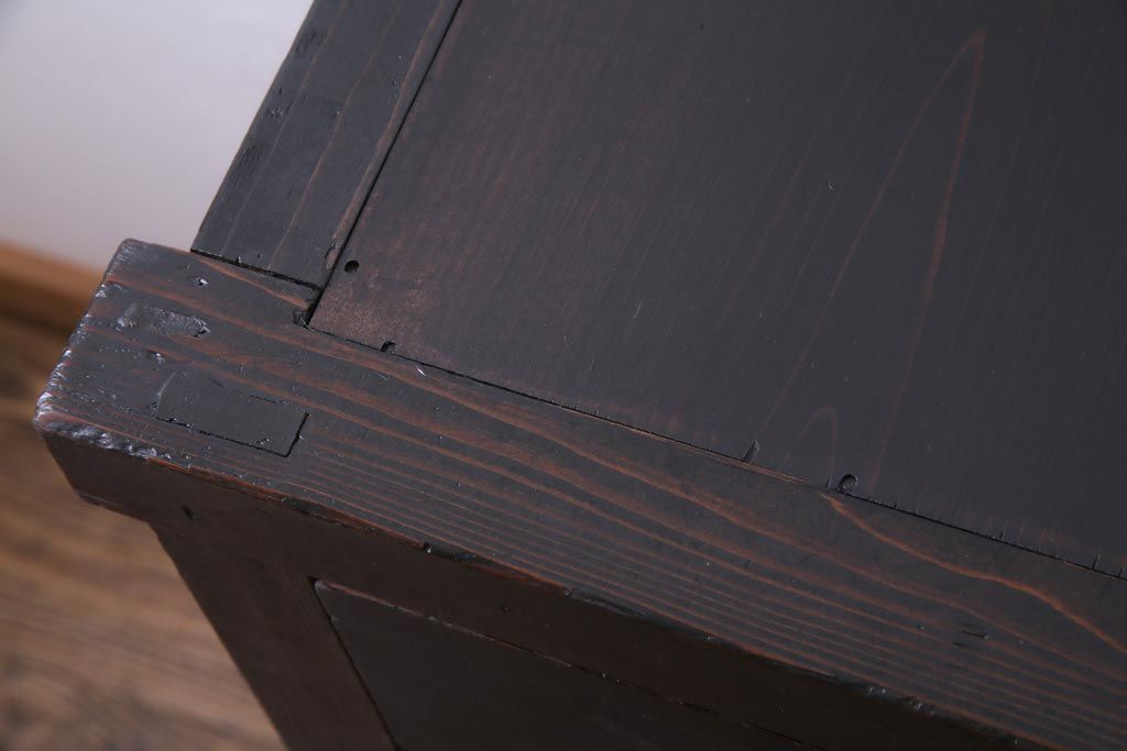 アンティーク家具　和製アンティーク　ヒノキ材　濃い色合いとなめらかな木目の帳場箪笥(時代箪笥、和タンス)