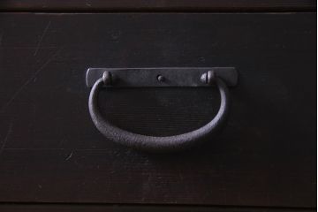 アンティーク家具　和製アンティーク　ヒノキ材　濃い色合いとなめらかな木目の帳場箪笥(時代箪笥、和タンス)