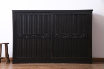 ラフジュ工房オリジナル　透かし彫りが上品な引き戸のリメイク収納棚(戸棚)